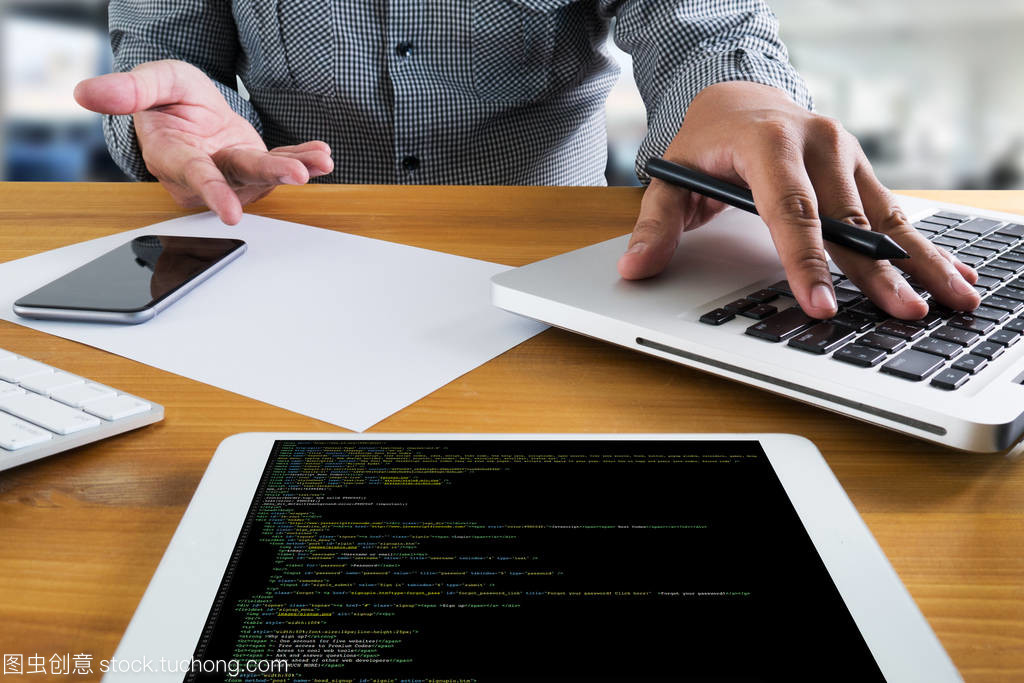 移動應用與桌面軟件 現代計算機軟件開發團隊的雙軌并行之道