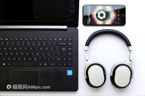 電子科技的魅力 耳機、手機與電腦的革新之旅
